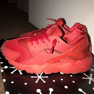 Red Nike Huarache Run